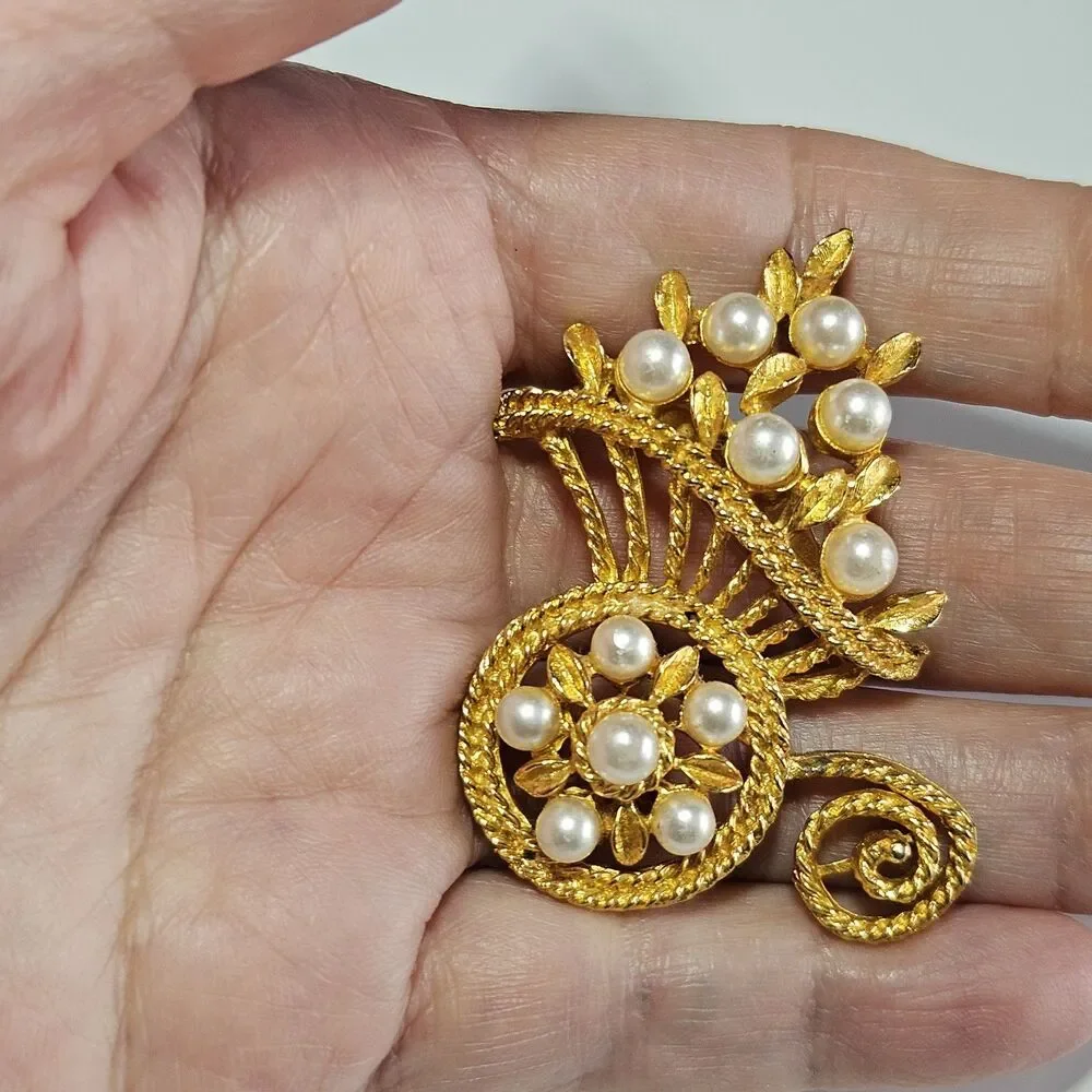 Vintage Gold Tone Faux Pearl Wheelbarrow of Flowers Pin Brooch